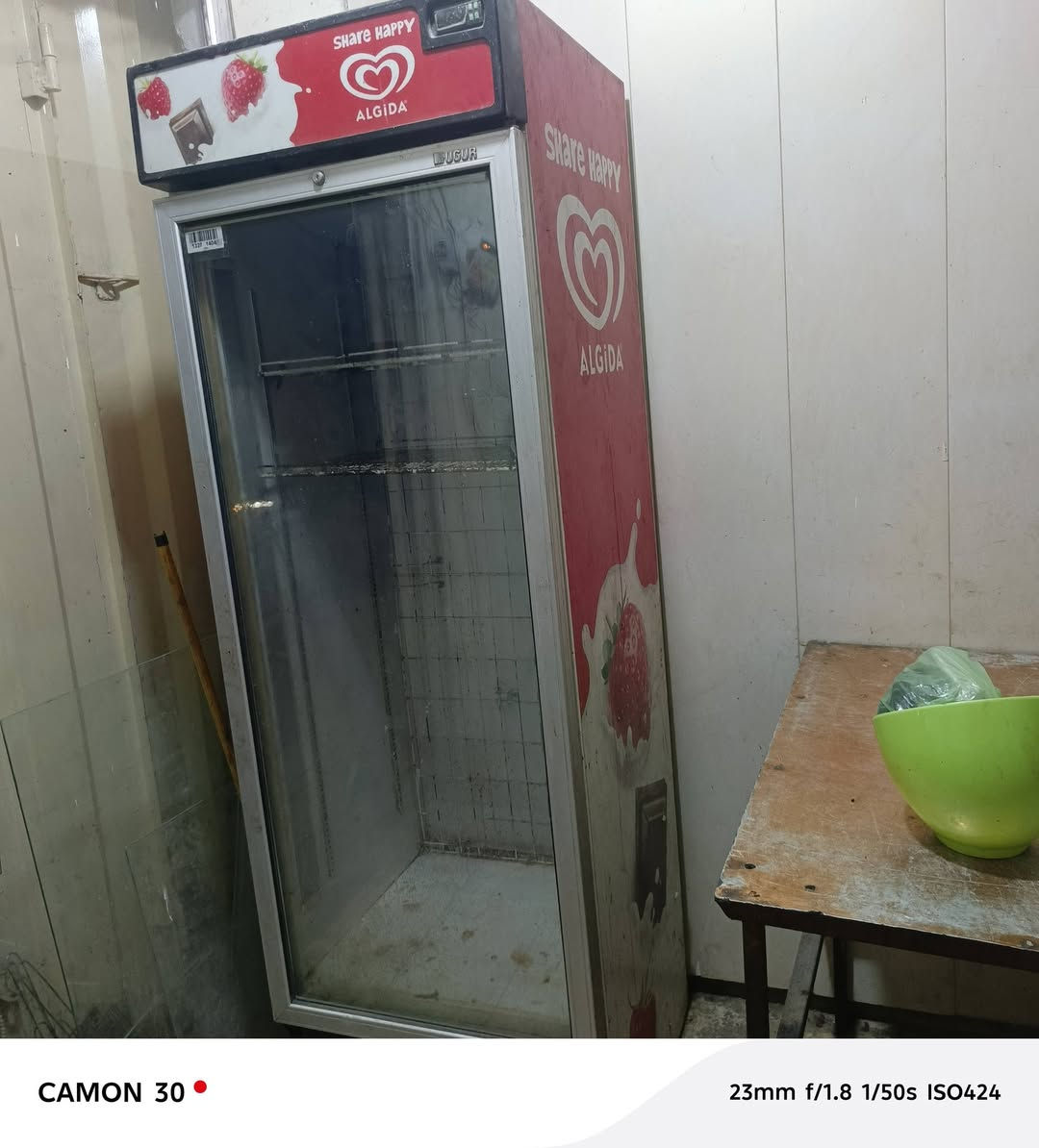غراض مطعم للبيع مستعجل بغداد مدينه الصدر سوق الكياره  ***********
