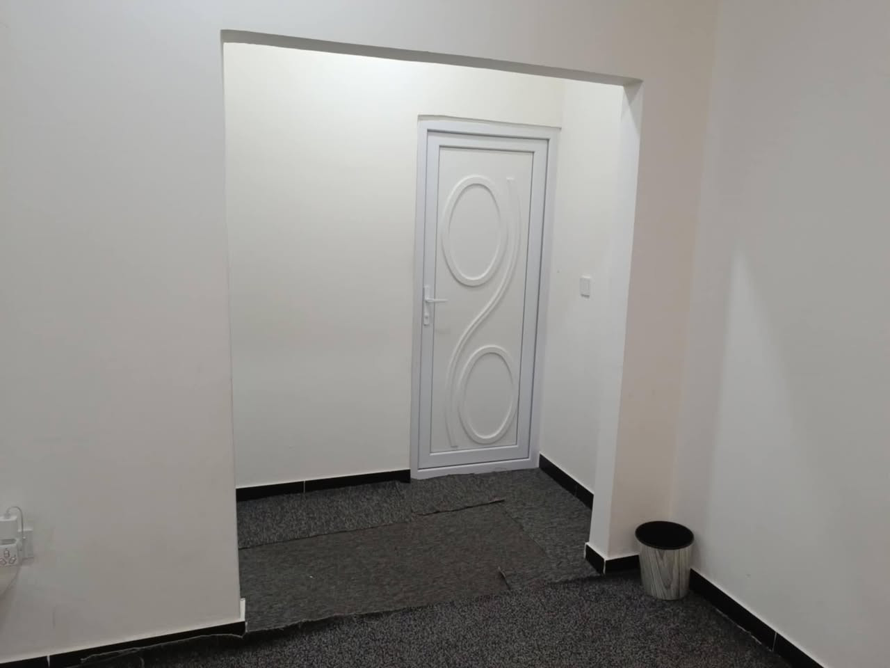 فرصة استثمارية ذهبية 🔥
دار للبيع في مجمع قرية الغدير الثانية مساحة 150 متر – طابقين
موقع مميز تجاري على شارع 30 الفاصل بين الغدير والأميرات
 مطلوب 47 مليون للمصرف العقاري قسط شهري 240 ألف
✅ مع بقاء الكفيل نفسه
📞 للتواصل والاستفسار:
***********
***********
