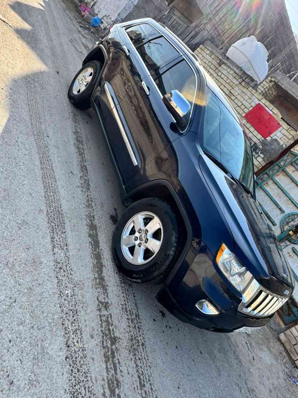 جيب لاريدو موديل 2012 كير محرك جيد جدا وارد امريكي  حاثها بجم بيها 5 قطع صبغ مسجل شاشة منظومة زنون فور ويل كشنات كهرباء بصمة بابين وتشغيل سيارة جاهزة تدفئة تبريد شغال تايرات نظافة 80% سبير جديد  بطارية جديدة السيارة مال بيت ما متعوبة دير بانزين واطلع للبصرة السعر وباقي التفاصيل  راسلني خاص وتدلل


**إذا كنت صاحب هذا الإعلان وتريد حذفه لأي سبب، رجاءا أرسل رسالة إلى الدعم الفني**