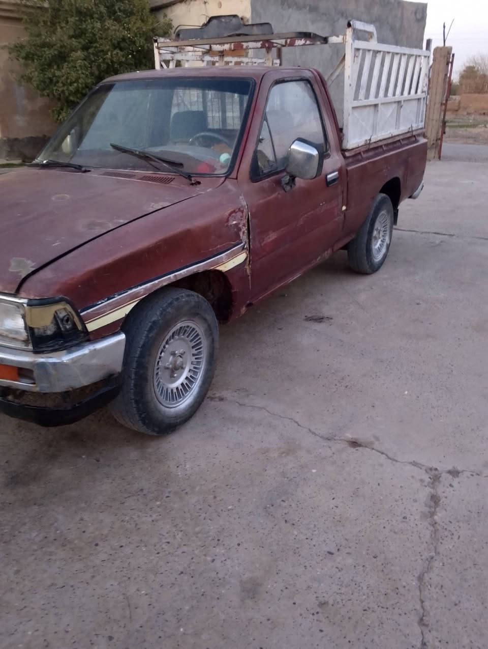 السلام عليكم بكم للبيع موديل 90محرك گير اكسن شرط السعر 16وبيها مجال الاستفسار على هاذة الرقم ***********
