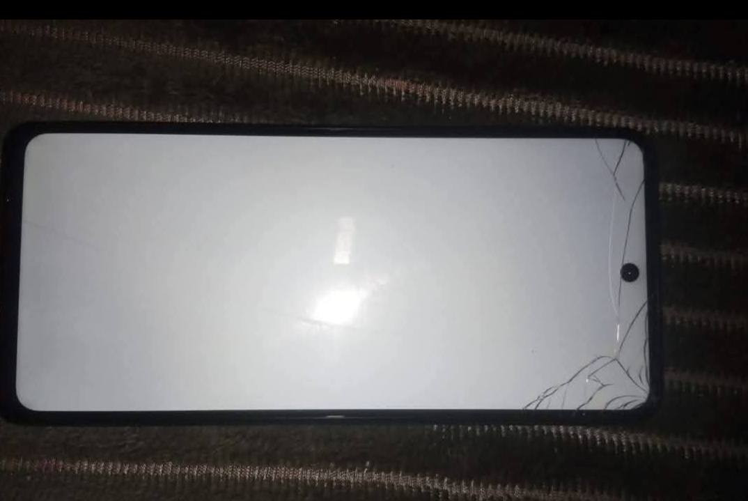 سلام عليكم انفنكس هوت 40 الذاكره 256 الجهاز نضيف يخبل بي فقط هذا الكسر ما مأثر على المس  وبسس كلشي شغال بي شرط الفحص الجهاز لمراوس شنو عندك نزل مكاني ناصريه • حي التضحيه


**إذا كنت صاحب هذا الإعلان وتريد حذفه لأي سبب، رجاءا أرسل رسالة إلى الدعم الفني**