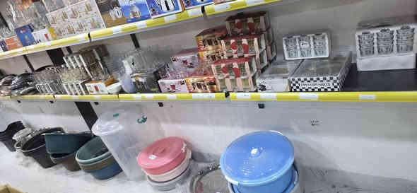 السلام عليكم
سنتر أدوات المنزلية للبيع مع كافة ملحقاته 
(رفوف والكاميرات وجهاز باركود مع نظام متكامل للعمل)
للتواصل على الرقم 
***********
