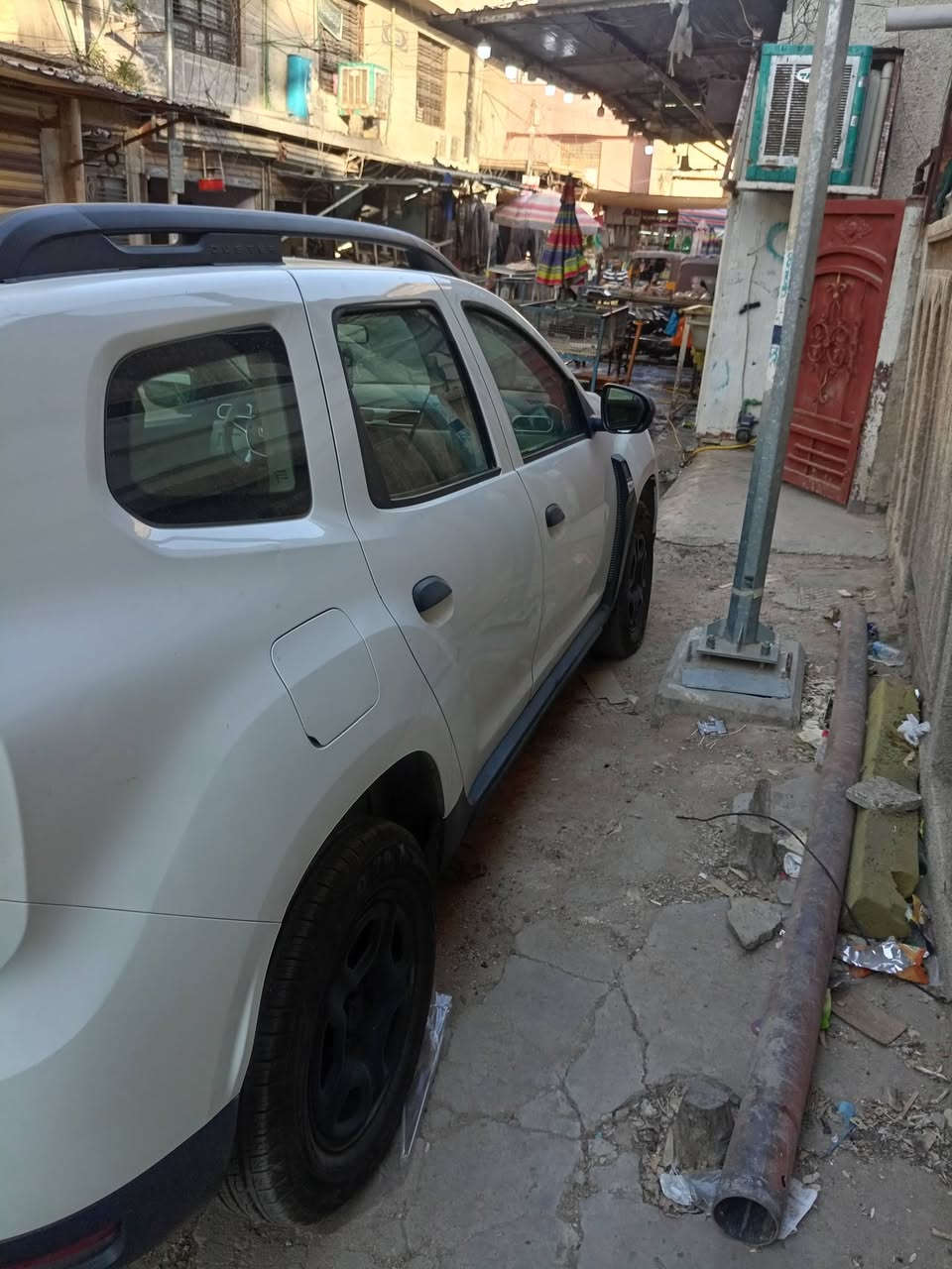 رينو داستر 2018مكفوله من الصبغ والضربه معدى طخه بسيطه السياره حره باسمي ماشيه ٧٤ بيه  وشاشه كامره  وتحكم استيرن السياره نظيفه *********** المطلوب 90 مكان بغداد
