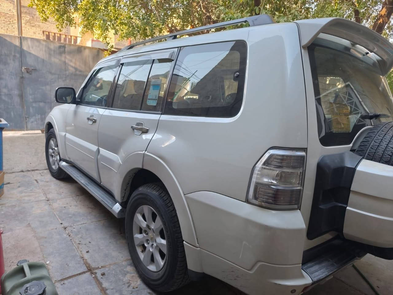 السلام عليكم
باجيرو حبتور 2010 رقم بغداد بسمنه سياره جاهزه ومكفوله محرك 3500 السعر 155 بيها مجال مكان السياره بغداد معامل  العماري رقم الهاتف ***********
