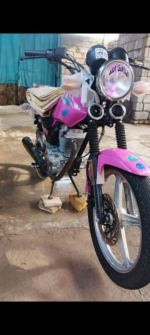 السلام عليكم 
(اعيد النشر بسبب الوعود الكاذبة اخوان الي مو شراي لا يتعبني )
دايون عضم موديل 23 كلك رقم شاصي موجود وقفل استيرن موجود تريد مكاتبه اسويلك سعرها 700 وبيها مجال مكاني حله حي العسكري
***********
