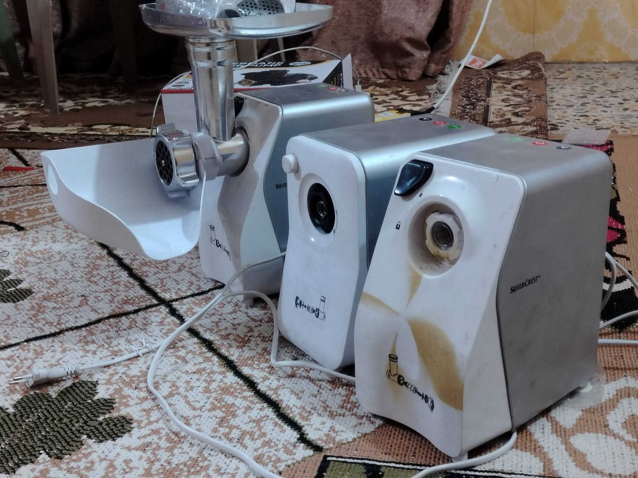 مثرامة لحم عدد 3.ثلاثه وحده منهن كامل ملحقات وثنين بدون ملحقات
المثرامه الكامله سعرها 20
مثرامات 2 بدون ملحقات سعر الوحده 10آلاف
ومثزامه مع خلاط سعرها 5آلاف


**إذا كنت صاحب هذا الإعلان وتريد حذفه لأي سبب، رجاءا أرسل رسالة إلى الدعم الفني**