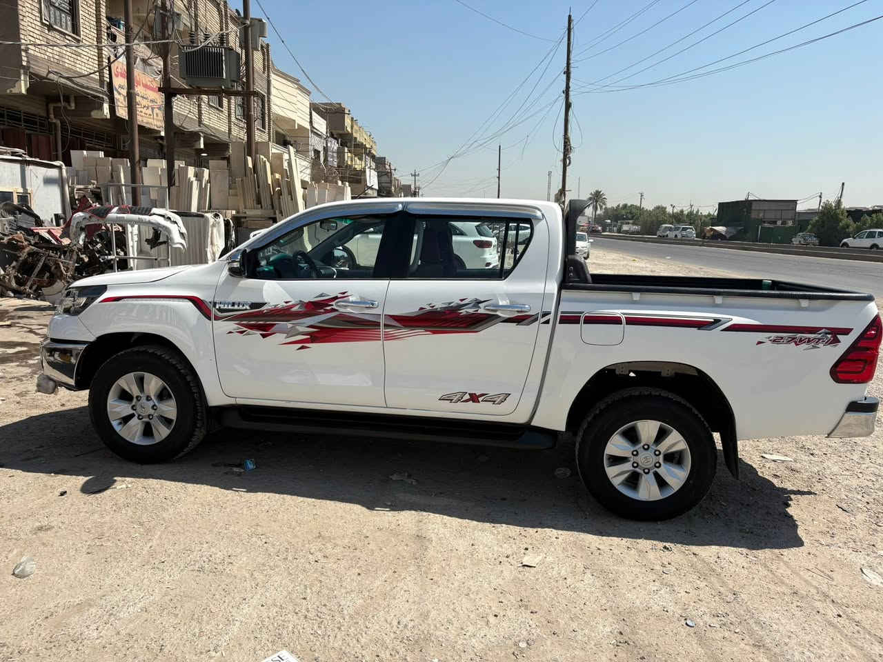 بيكب هايلوكس ٢٠١٦ 4W اوتو ماتيك سياره كفاله عدا البنيد مبدل بلادي بدون صبغ والجاملغات بلادي بدون صبغ رقم بغداد نكليزي تحويل مباشر سعرها ٢٢٥ وبيها مجال بسيط        هـ.    
***********
