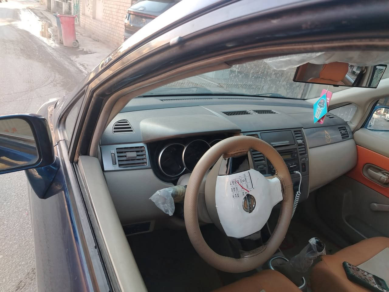 السلام عليكم نيسان فيرسا مكسيكي دشبول عسلي السياره رقم انكليزي بأسمي تحويل ثاني يوم نظيفه علئ أيدي لياخذها يترحملي مبدل مكينه قبل شهر جديده السياره كير عادي انسه الدوانز بيها شلعه تشك بالكاع كليج وعنبار بالجيس زوج تاير جديد باتري جديد نوزلات بلكات واتر بام جديد السياره مداريها وبعد هواي شغلات مبدل نقصها تبريد وصدر نص عمر موديل 2007 العنوان بلديات
*********** السعر ٥٨ وبيها مجال بسيط
