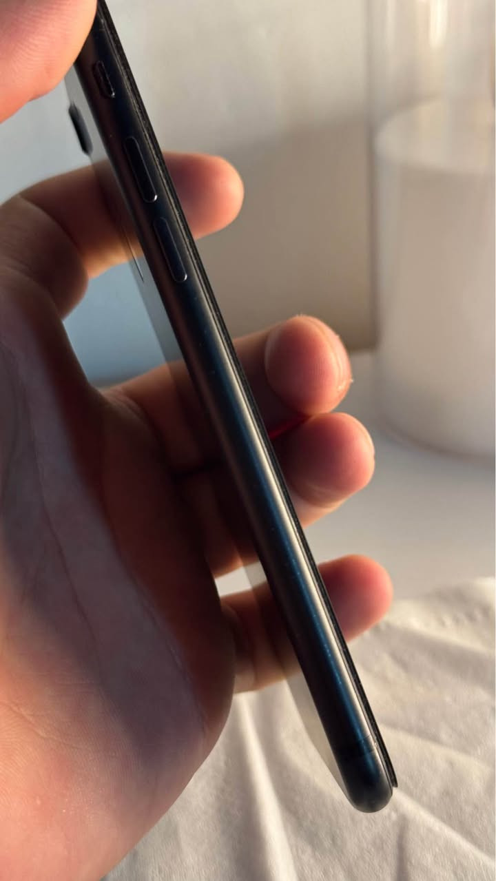 iPhone 7
لون اسود
مبدل بطاريه فقط
نظيف كلش
ذاكرة 32 
بصمه ودكمه
كارتونه همات وياه أربيل, العراق


**إذا كنت صاحب هذا الإعلان وتريد حذفه لأي سبب، رجاءا أرسل رسالة إلى الدعم الفني**