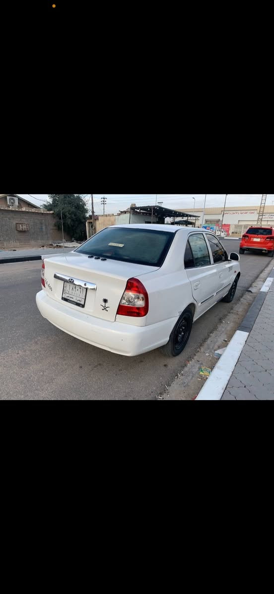 السلام و عليكم للبيع هونداي فيرنا موديل 2014 لون ابيض مكفوله من الضربه رقم بصره باسمي سنويه لل 28 مكينه 1600 جديده كير عادي جديد حداده جديده تخم تاير جديد تبريد ثلج دواخل جدد السياره جاهزه مناقصها شي 
السعر 60$
موبايل *********** مكاني بصره الزبير
