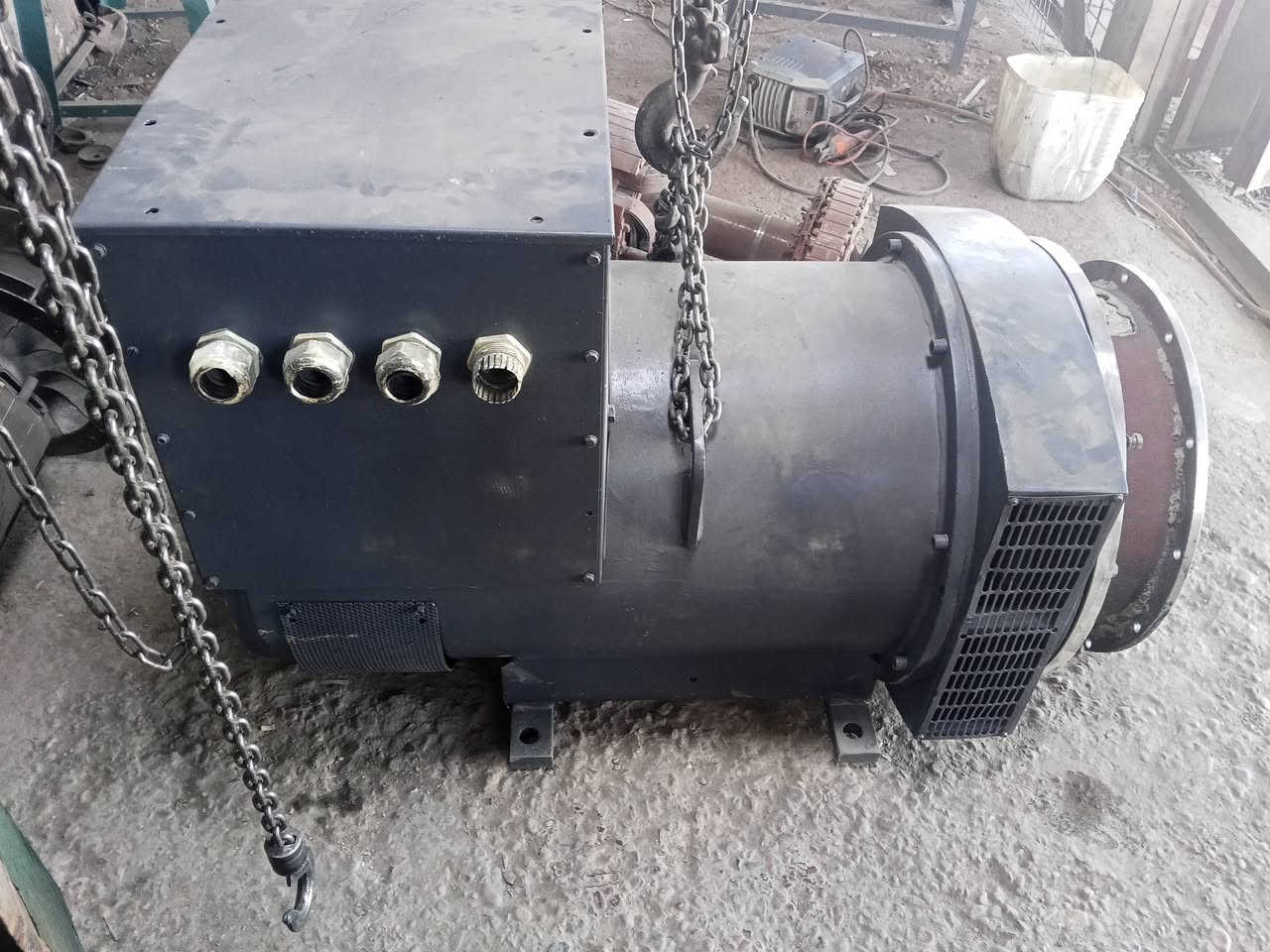 متوفر جنريتر  راس توليد  ستانفورد متوفر ضمان عنوان بغداد عويريج.     ***********/***********
350KVA ملفوف 25 $
300KVAابلادي 25 $
250KVAملفوف 18$
200KVA ملفوف 18$
100KVA ملفوف 12$
