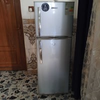 ثلاجة فريزر • يجمد حيل • ناقصها غاز