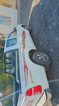 بيكم هايلوكس 2014اوتماتيك مكفواله كفاله عده بارد بصيط تخم تاير برجستون...