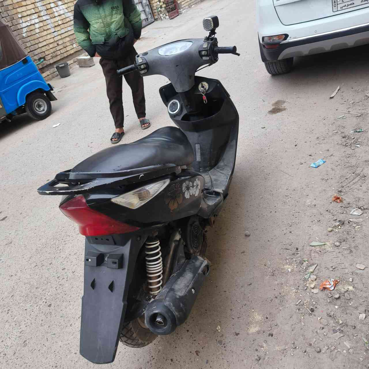 السلام عليكم دراجة ثعلب للبيع
كهرابايات شغلة مكين شلعة ومعدل سلف هندر كلة شغال نكرة
اوراق كامل سعر ٤٠٠ وبيهة مجال مستعجل عل بيعة 
*********** عنوان بغداد الحرية دولعي
