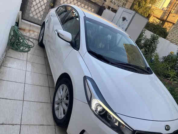 سلام عليكم اخوان كيا سيراتو موديل 2018 
كفاله من صبغ تبدل حالوب 
بيهه بارد فقط بالباب رصعه بالصندوق 
ماشيه ٥٧ حقيقي شرط حقيقي 
مواصفات سيارة 
تحكم سترين جهتين 
اشاير بالمري + مري شفط 
داخل لونين 
ويل كاب ٥ 
كامرا * شاشه 
مود دراف+ ٣ انظمه قيادة 
بغداد بسمي تحويل ثاني يوم 
سبير منازل سيارة لحد هذا اليوم 
سعر ١٤٣ بيهه مجال كلش بسيط
عنوان بغداد علي صالح قرب منصور كرخ
***********
