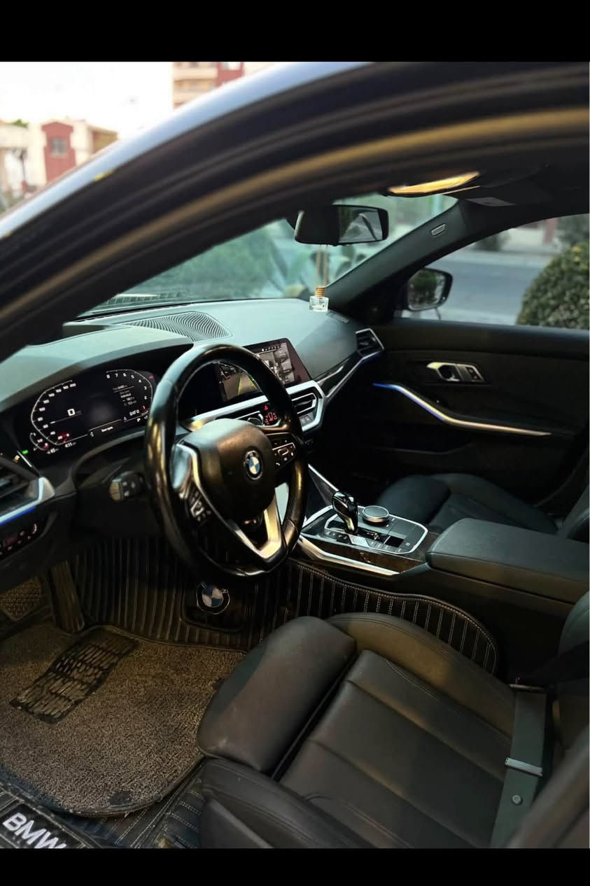 BMW2021

330i(luxury line)S/Drive

(((((((للبيع فقط ))))))

-موصفات سياره فول الفول 

الوارد : أمريكي 

الظرر بونيد مبدل +جاملغ مبدل بلادي نفس الون ونفس كود الشركه بدون دواخل شرط الفحص 

اللون الخارجي : اسود 

اللون الداخلي : جلد اسود

قراءة العداد :٦٨ الف مايل 

 المفتاح :عدد 2

- المواصفات

- فتحة سقف: سلايد

- بصمة تشغيل + بصمة ابواب 

- تبريد خلفي وامامي( 8 مخارج للتبريد)

- نظام مساعدة عدم الانحراف عن الطريق

- شفتات على الاستيرن + استيرن تدفئة 

نظام carplay 

- شاشة وسطية كبيرة بحجم ( 12 انج لمس )

- نظام اطفاء السيارة في الاشارات لتقليل صرف الوقود 

- فرملة اوتوو في حالة التقرب من الاشخاص والسيارات 

 - إضاءة داخلية متنوعة عدة الوان 

- رادار قراءة لوحات المرور لتنبيه السائق بالسرعة المحددة 

- نظام النقطة العمياء 

- بريك بصمة + اوتوو هولد

 - نظام تثبيت السرعة التكيفي

- اهتزاز الاستيرن عند اقتراب المركبات والاشخاص 

 - كاميرة خلفية بدقة عالية 

 - نوع المقاعد: كهربائي - جلد - تدفئة 

 - أكياس هوائية: 10

 انعكاس المعلومات على الزجاج الامامي ( داتا شو )

 - اوتوو بارك  

 - رادار : القيادة الذاتية

- الحساسات:  أمامي وخلفي وعلى الجوانب ٣٦٠ درجة

- المصابيح: رأس متحرك - زينون - إضاءة ليد- ليزر

السعر223 بيها مجال 

***********
