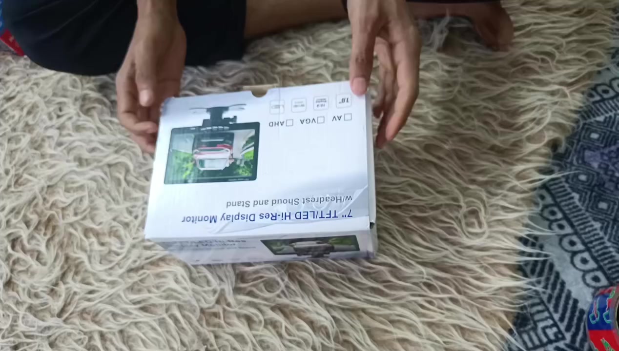 شاشه مع كاميرا عملاقه مال امازون اوربي اصلي الي تفيده يكتبلي سعر وياخذه الله شاهد ماعرف اسعارهن ***********
