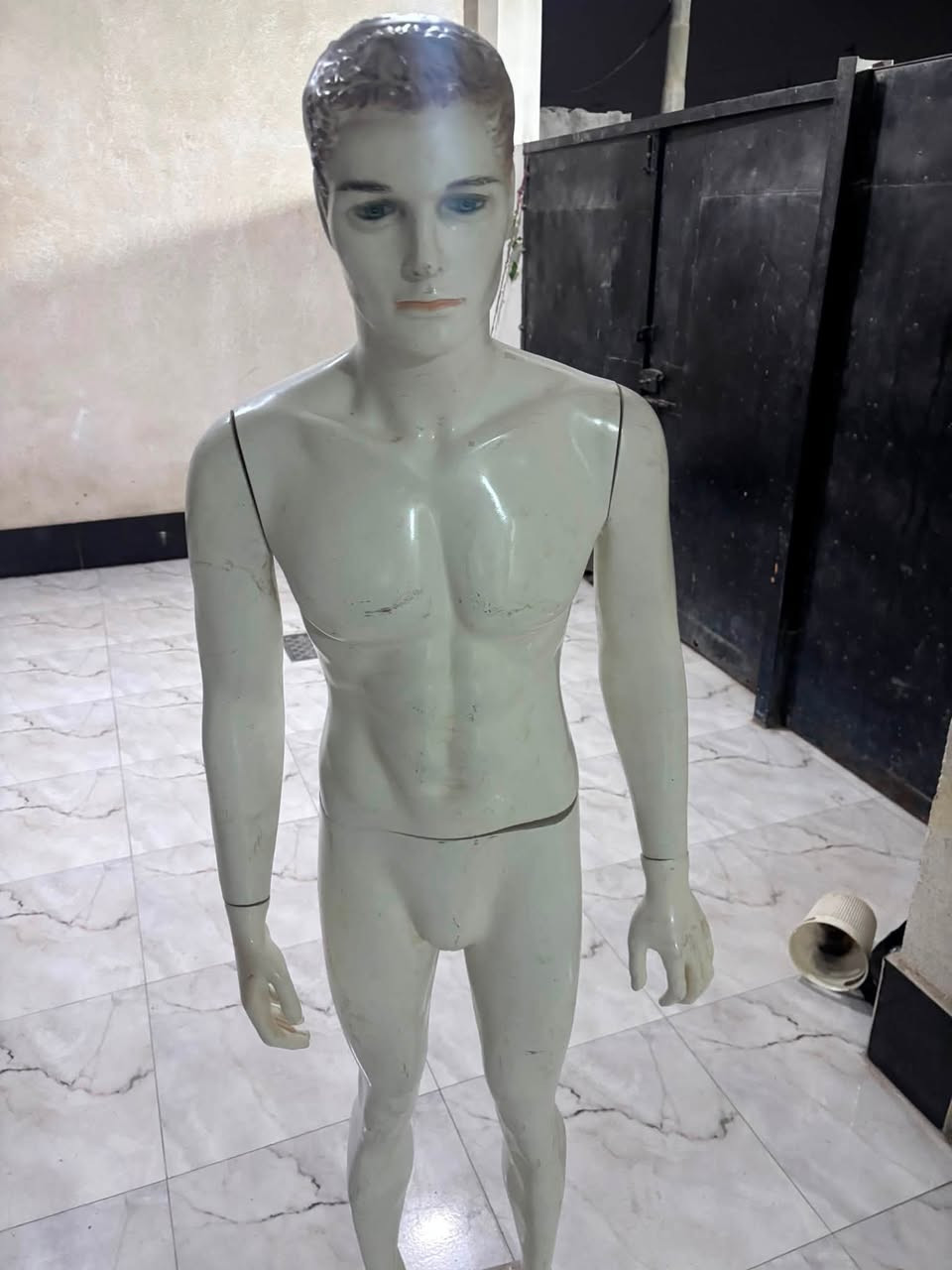 للبيع كلهن سوى والملكانات بيهن عدد 
***********
