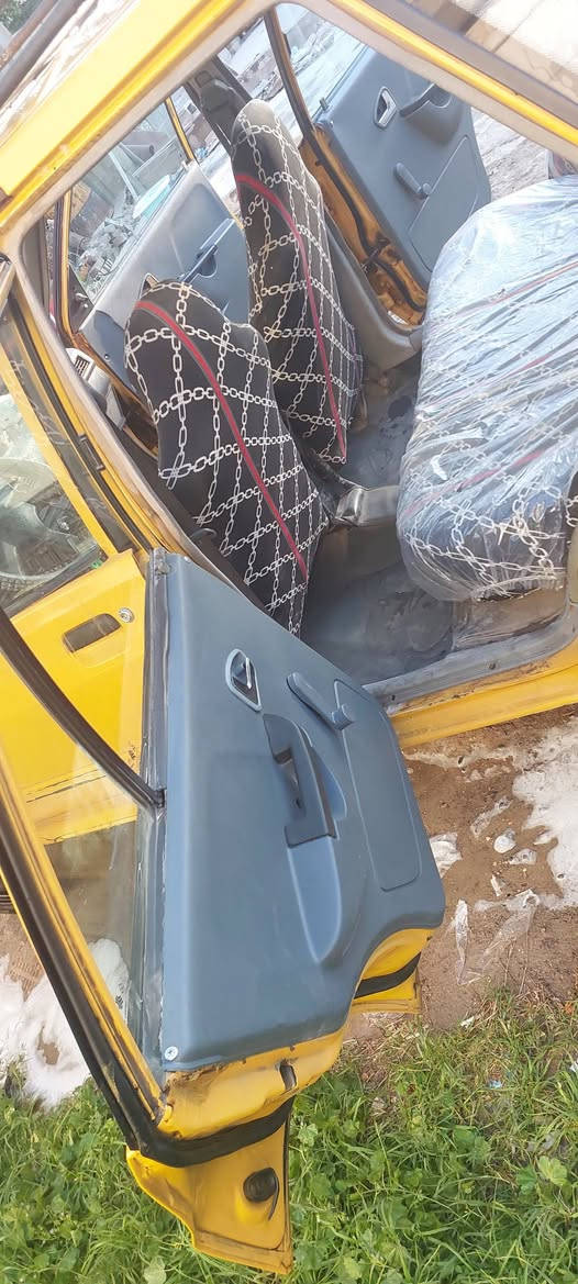 السلام عليكم من رخصة الادمن
 اخوان سايبا موديل ٢٠١١ عضم باسمي سنويه لل٢٠٢٩ شهر الخامس الهيئه خلصت بشهر الثالث عليه ماعليها غرامات التدفئه شغاله التبريد طاير الغاز منه من بدلت المحرك الكير مجفت منظومه تبريد موسم واحد مشتغل تايرات جديده سياره جانيها من ٢٠١٩ معمرها على أيدي مصبوغه حزام عندي حاله مرضيه واريد أبيعها رايدها ٢٤ $ مكاني بغداد ساحه عدن *********** وهاي صور السياره
