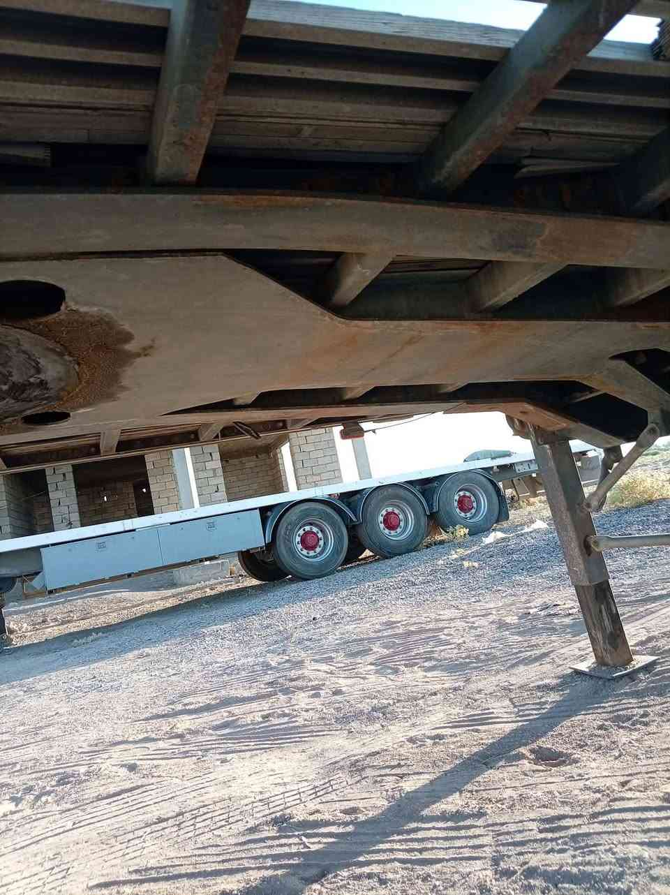 السلام عليكم عربانه  اوربيه مكفوله للبيع تخم تاير كهربائيات شغاله دنكير مارسدس بريك بصمه   طول 13/60 عربانه جاهزه مكانه بابل جبله السعر اتصل وبيك خير ***********.          عباس
