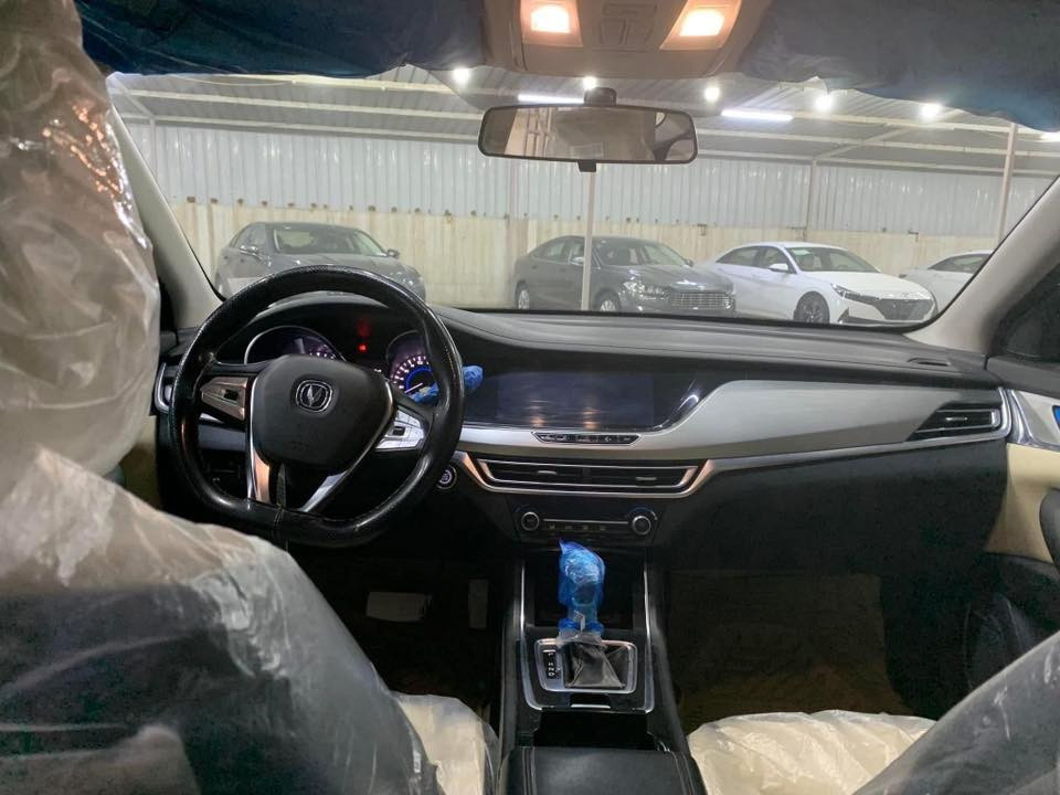 سلام عليكم شانجان ايدو مواصفات بيسك بصمه تحكم ستيرن جهتين بدون فتحه ويل كب معروفه مواصفاتهه رقم بغداد الجديد سنويه لل ٢٠٣٠ بيهه بنيد مصبوغ على كد طخه بسيطه وربع الباب عكس السايق بارد بچم كبس ممفتوح نهائيا كير ومحرك مكفولات كل صيانتهه بالشركه 
سعرهه ٩٥ وبيهه مجال 
***********
