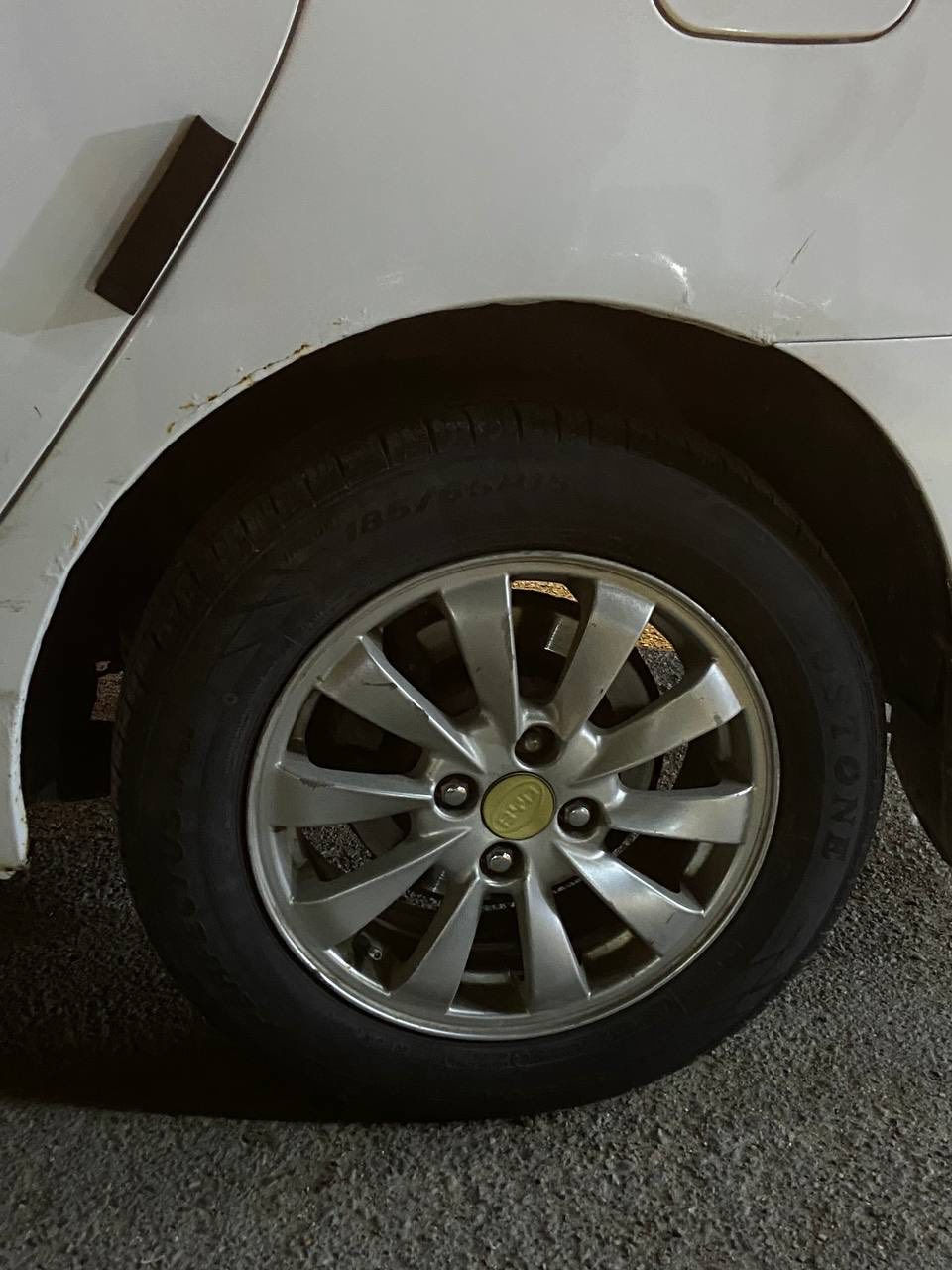 السلام عليكم بي واي دي جي ثري ٢٠١٣ بيها لاسيتك ولف عاطل اول متشغلها من هيه بارده فقط بيها دخانه بيضه كير مكفول السياره بسمي تحويل مباشر رقم بغداد مشروع وطني بيها جاملغين صبغ مع بارد السياره نضيفه ونصبتها حلوه مكانها بغداد حي الجهاد قرب مدينة العاب جنة الكرخ سعرها ٤٨ بيها مجال بسيط 
***********
