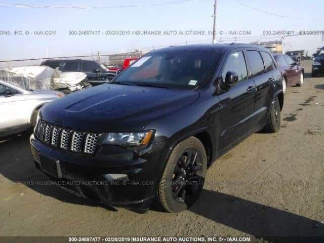 السلام عليكم 
الي يدور مميز وحديث ورخيص
جيب بلاك توب 
الموديل 2019 
عداد المسافة 77ml وقابل للزيادة 
مواصفات السيارة 
فتحة 
باب خلفي كهرباء 
المقاعد كهرباء + تدفئة كشن + تدفئة ستيرن 
وباقي التفاصيل معروفة بالجيب بدون ذكرهن 

حادث السيارة من امريكا
 دعامية خلفية + ربع الباب الخلفي صاير بي صبغ من جهة اليمين 
وهنا صار بيها بيبان ثنين طخات انصبغن وصندوك كذلك صبغ
السيارة فقط ايرباك بردة طاك بيه اثر الحادث الخلفي بجم كبس مملعوب بي وصور الحادث منشورة كذلك وموجود سونارها

للاستفسار هذا رقم تلفوني
***********
السعر 185 وبيها مجال
