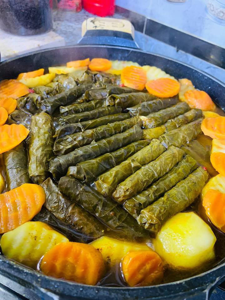 متوفر بيع مباشر هسه يوصلكم. كيك ساده. ورق عنب برياني. دولمه. معجنات بأنواعها للحجز مراسله خاص او الاتصال  بالرقم *********** يوجد خدمة توصيل جميع مناطق تكريت
