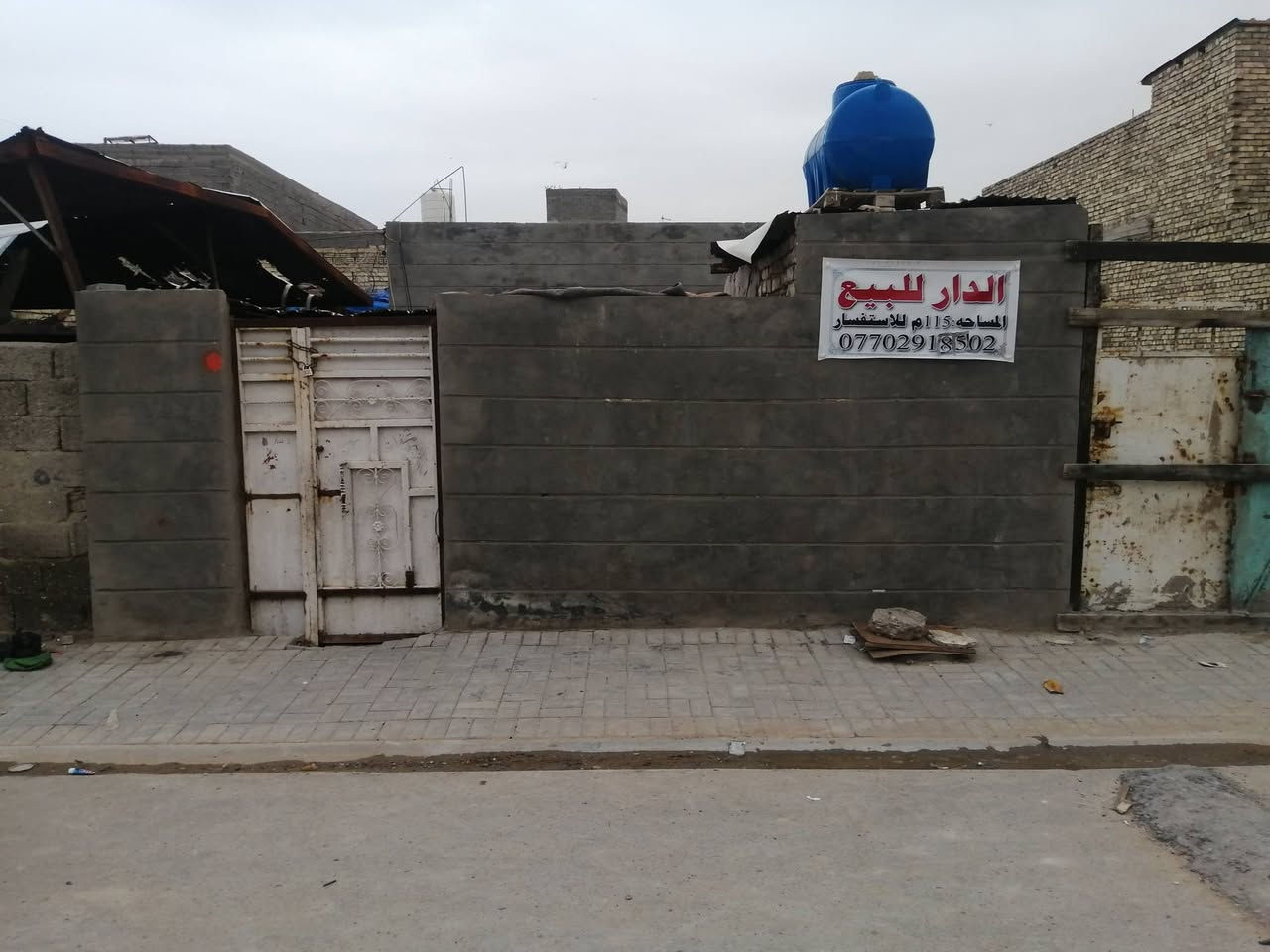 سلام عليكم منزل للبيع
📍 الموقع: حي طارق (الشيشان)، قرب جامع أسد الكوفة، فرع عادل الوكيل.
📏 المساحة: 115 متر مربع.
​تفاصيل المنزل:
​غرفة نوم.
​استقبال للضيوف.
​صالة عائلية.
​ترك يمتد على طول المنزل.
​حوش.
​المنزل يتمتع بموقع هادئ وقريب من كافة الخدمات الضرورية، 
​📞 للاستفسار أو تحديد موعد للمعاينة، يرجى الاتصال على الرقم:
***********
​(يرجى الاتصال للجادين فقط، وبإمكانكم التواصل عبر الهاتف لأي تفاصيل إضافية
