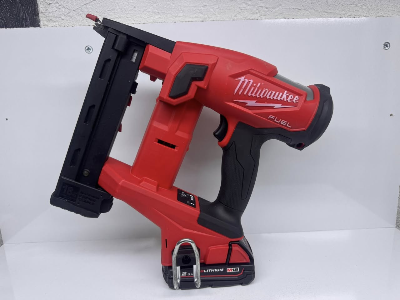 سلام عليكم اخوان
رمضان مبارك عليكم 
مسدس كلبس ملواكي فيول برشلز اصلي اخو الجديد كلش نضيف 
متوفر كامل وفارغ الشراي ايراسلني او يتصل 
توصيل متوفر 
***********📞 واتساب
