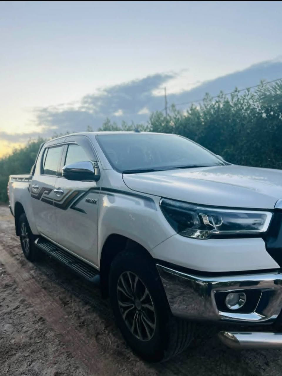 تيوتا هايلوكس 2021كير عادي مكفولة كفاله عامه 
رقم أربيل ماشيه 150الف 
الإتصال على رقم ***********
