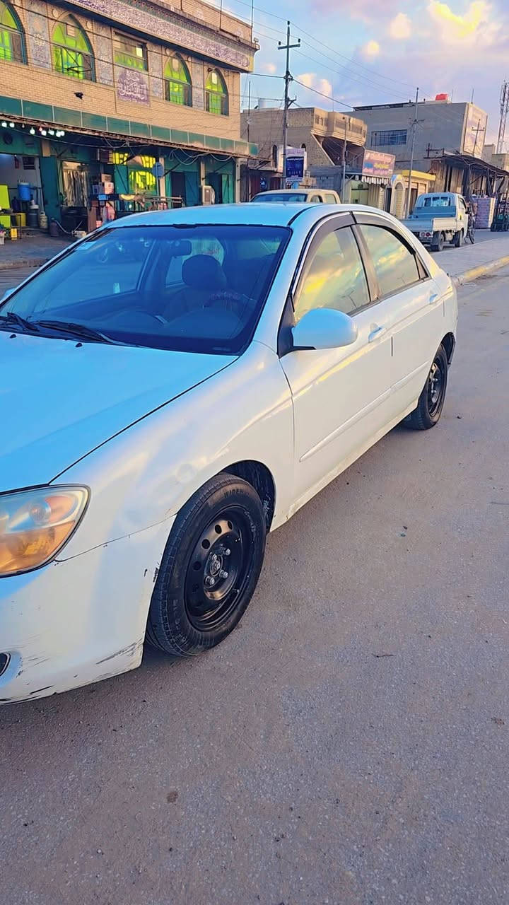 السلام عليكم سياره سبكترا سيراتو موديل 2009 مصبوغ عام جماليه مكانها كربلاء ومكينه  كير خير من الله السعر 73  وبيها مجال  متكلف بنشرها غير متواجد على الفيس  (***********)
