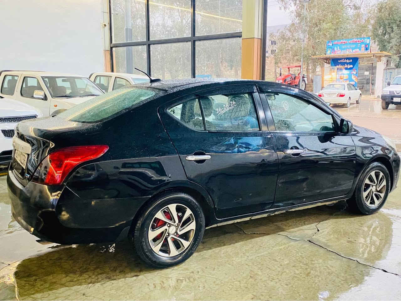 نيسان فيرسا 2012 فول مواسەفات   بەشەرتی گێر مەکینە و تەبریدو  ھەموگیانی  بەشەرت سنەوی  نوێیە  رەقەمی  نوێیە  ھە زەی نوێیە  4تایەی نوێیە  
3 پارچە و نیوی سبوخە  سەیارەکە  زۆرجوانە مالێ  دۆستە 
سعری 76 وەرەقە کمیک مجال
***********
*********** كويسينجاك, أربيل
