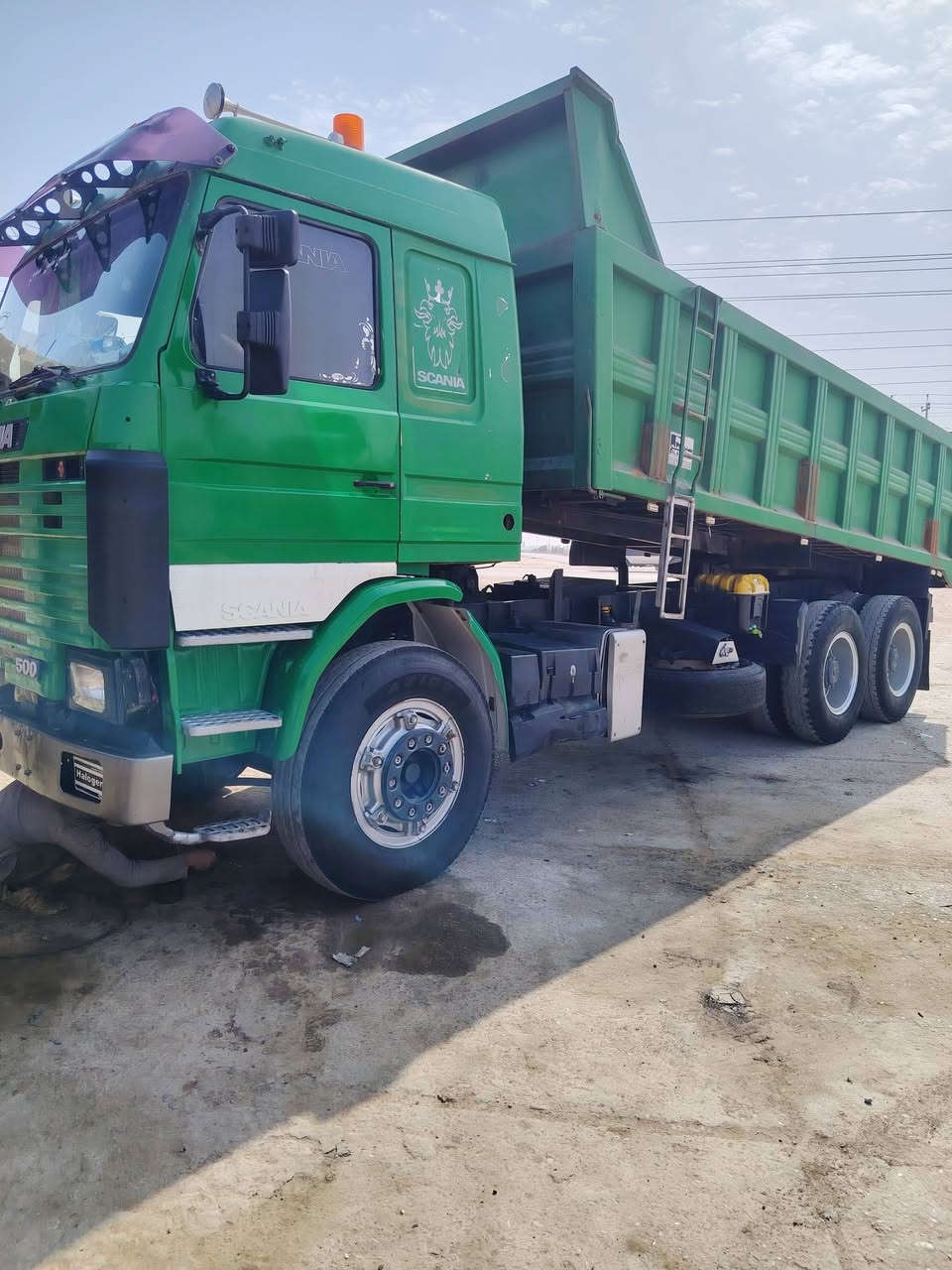 السلام عليكم سكانيا للبيع مكينه 43 08 قير 5، 5 شاصي مقفول مجموعه مال نص جيف باربر الكبير عنوان بغداد تقاطع النهروان ***********
