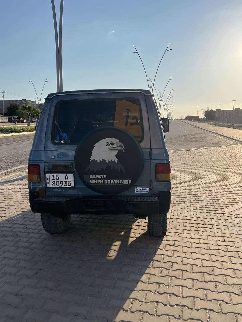 مستبوشي ربع موديل1990 بلاديه رقم دولي بسمي سنويه لل2030 
محرك 4 بلادي كير عادي دفع رباعي يحتاج كاردن 
فقط تحتاج صدر مكاني صلاح الدين تكريت رايدها ب35 بيها مجال للشراي فقط *********** متوفر مازنجر
