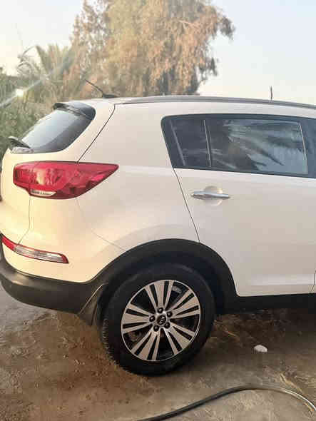 سلام عليكم 
سبورتج للبيع فقط ٢٠١٥ 
سياره فول خليجي محرك ٢٠٠٠ دوش 
سياره خير من الله 
 سوناره موجود 
كشن كهرباء 
بصمه 
شباك نحله 
جلد
كشنات ٤  تدفئه  تبريد 
حساسات خلفيه دكم بل باب 
ويل كب حجم ١٨ 
مري شفط  
شاشه 
قطعتين تبريد 
كشن السايق ٣ دكم 
مكاني ديالى قضاء بلدروز  سعر 165 وبيه مجال 
***********
