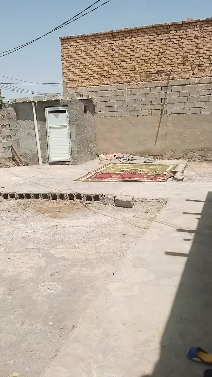 السلام عليكم دار للبيع سنيه بصولات المساح الثانيه متر شراي ينتصل ***********
