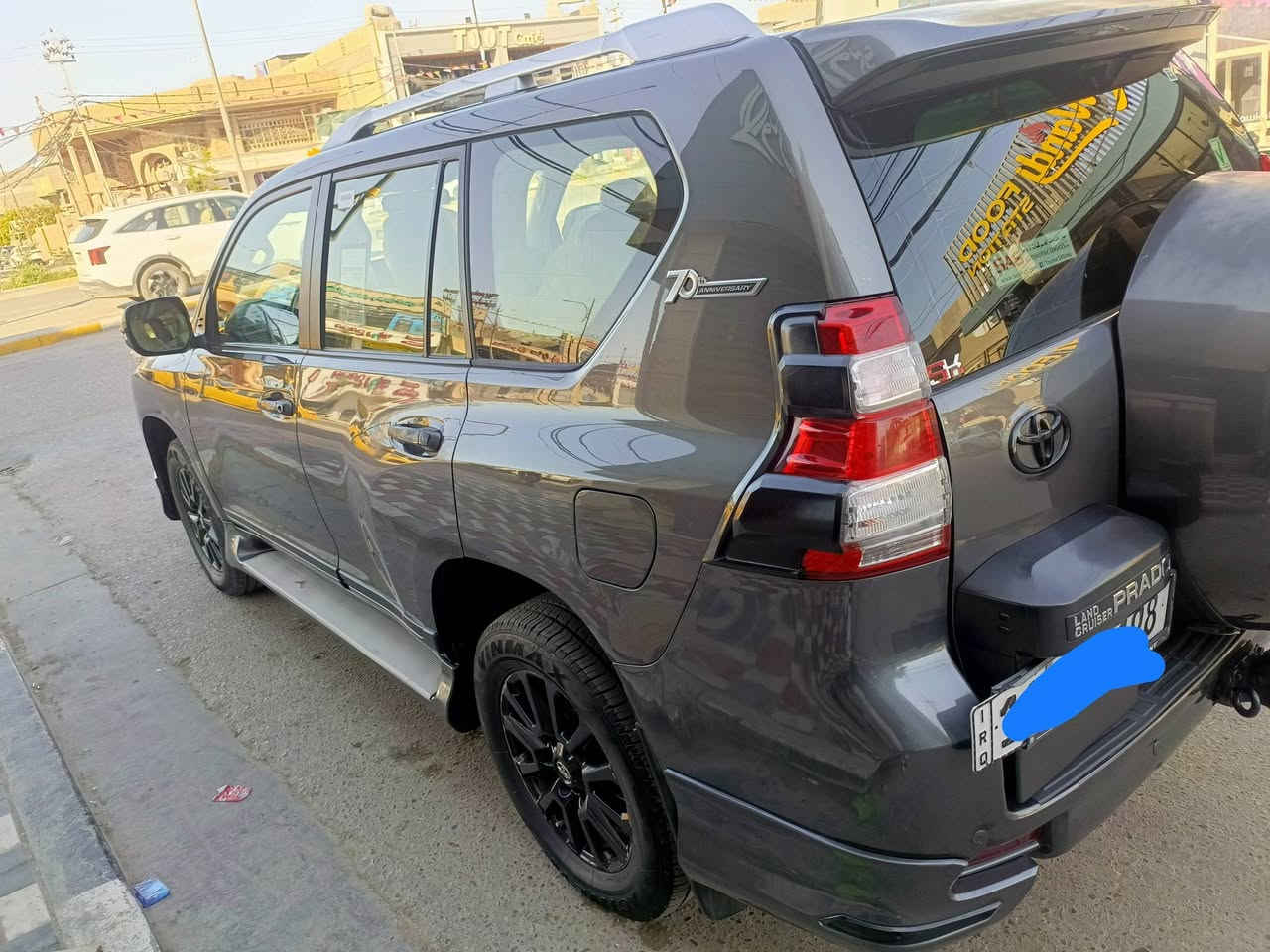 لبيع أو المراوس بأقل أو نفس السعر او سيارتين اصغار برادو موديل 16 فول مواصفات فتحه  بصمه كشنات كهرباء شاشه كبيره كامره دواره لإدار تشغيل عن بعد مكينه 6 سلندر 7 راكب لايت زنون اصلي عالي ناصي رقم بغداد دولي مكفوله ما عده الدعاميات مال شخوط سعره 340 لستفسار  ***********
