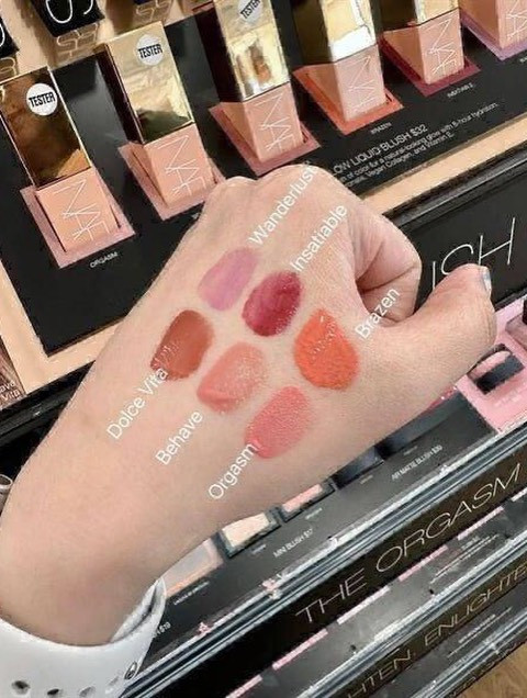 بلاشر نارس الجديد 💘
بلاشر نارس كريمي - اورجازم:
احمر خدود سائل وخفيف على البشرة يمنحها لونا طبيعيا بلمعان خفيف.
تركيبته سهلة التطبيق والدمج بلون يدوم طويلا.
مكوناته تحتوي على زيوت المونوي والتامانو المعروفة بالرطوبة لتزيد من ترطيب بشرتك.
طبقيه قبل او على احمر الخدود البودرة لتعزيز اللون.🤭♥️♥️♥️♥️


**إذا كنت صاحب هذا الإعلان وتريد حذفه لأي سبب، رجاءا أرسل رسالة إلى الدعم الفني**