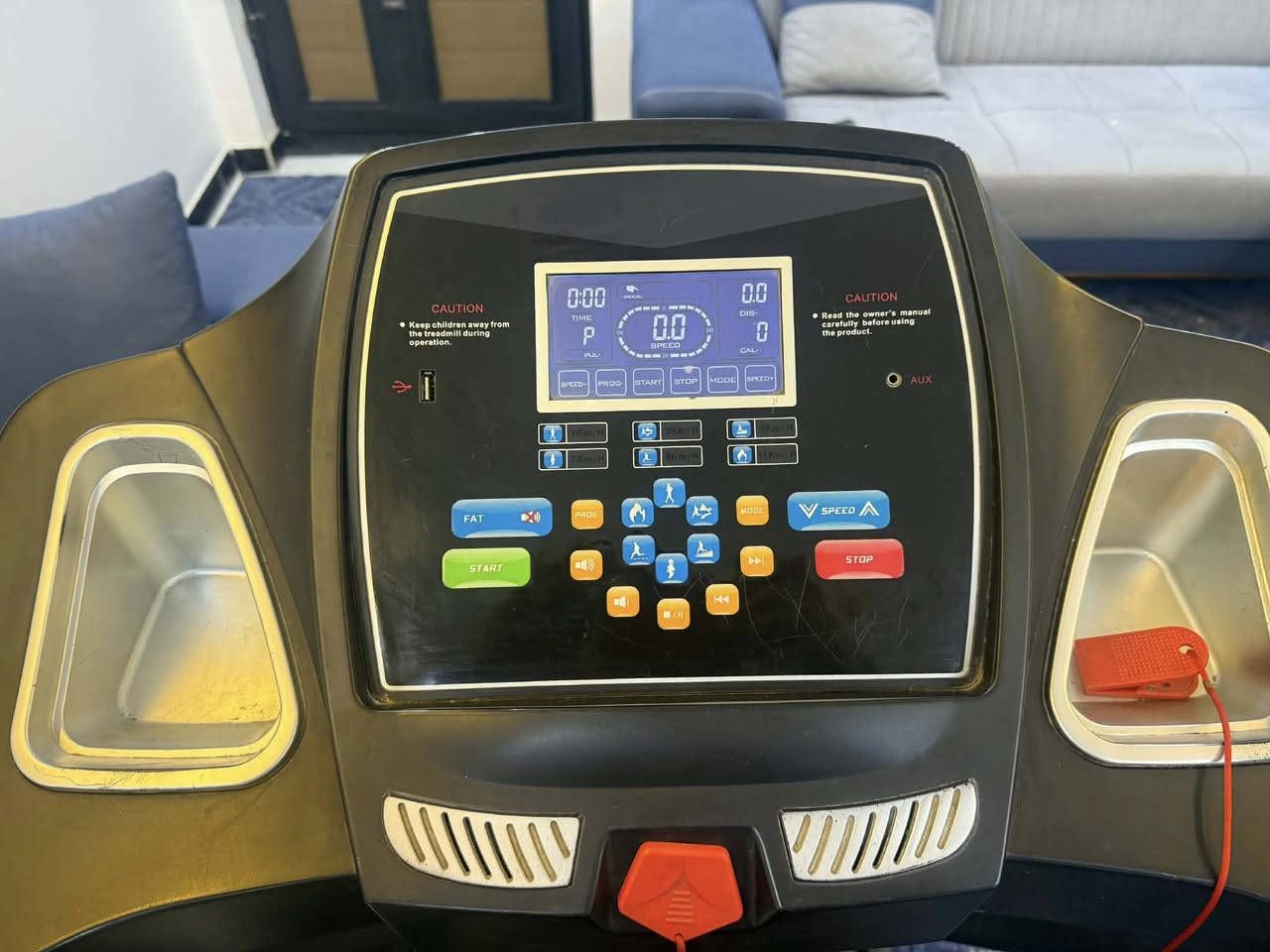 السلام عليكم جهاز جري للبيع اخو الجديد يتحمل وزن اكثر من 120 وبي ماطور تكسير شحوم هزاز وبلوتوث 
سعرة 250 وبي مجال 
***********
