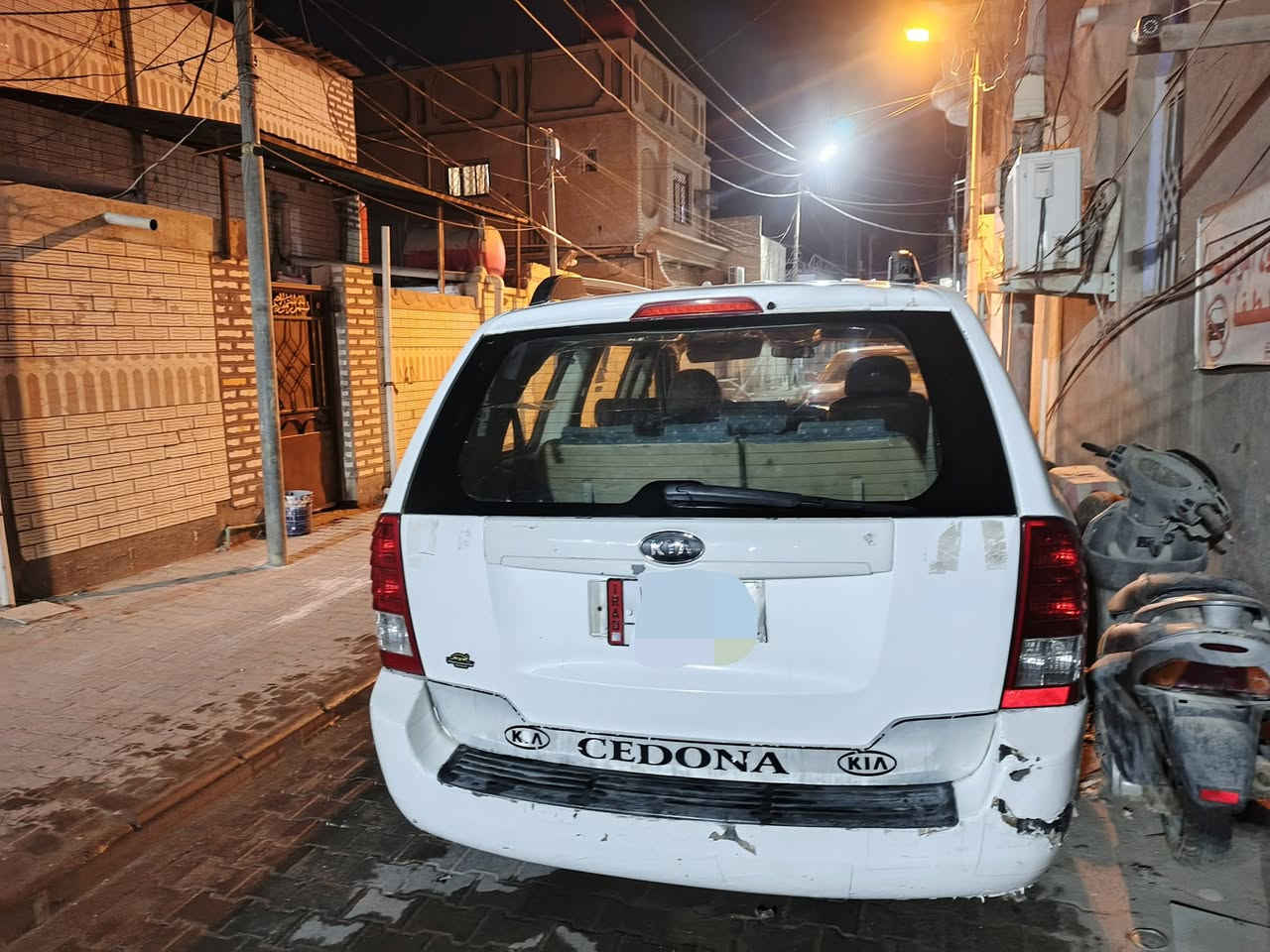 السلام عليكم كرنفال للبيع ٢٠٠٨ تكسي مطار مابيهه اي ضربه بيهه دحجات بسيطة بل جملغ المامي أكرر مو ضربه ودعامياتهه تريد ترتيب تخم تاير جديد منضومت تبريد جديده صار شهرمن شادهه ومكينه صار شهر من شادهه والدوشمه صار يومين من دوشمتهه وبيهه منضومت غاز رقمهه مثنى وشرط المداور ١٣٠ اويدلل الشراي للستفسار اتصل على رقم ***********
