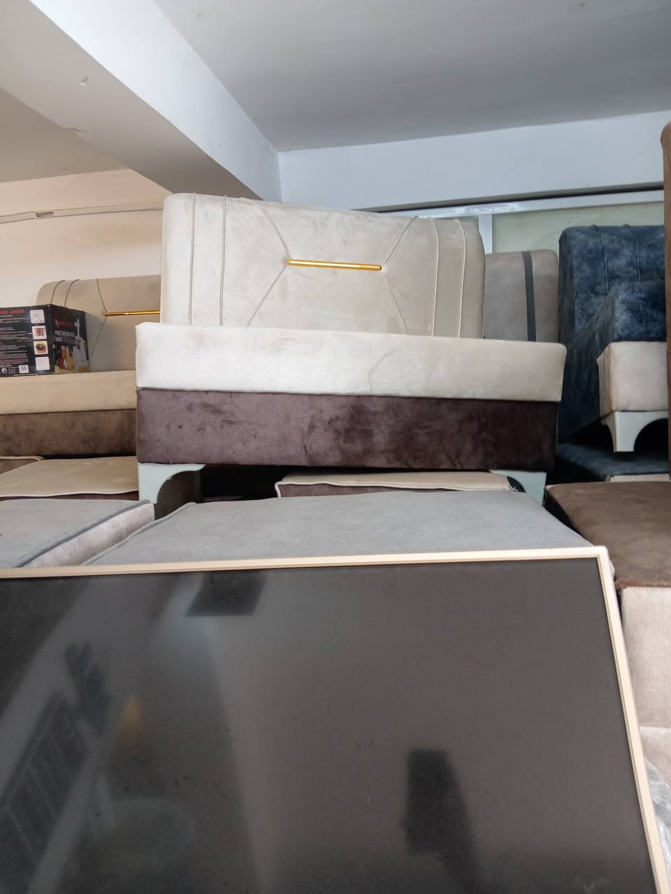 بسم الله الرحمن الرحيم
تم وصول حاويه ديوان ١٠ مقاعد السعر ٣٠٠ الف
العنوان كربلاء الحر القادسيه قرب الحديقه
واي استفسار ***********
