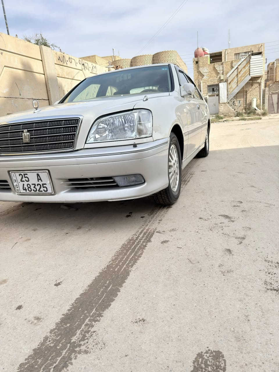 ملكه كراون 2001
دكمتين أصل
رقم دولي كركوك مشروع وطني بسمي مداور ثاني يوم
سنويه ٢٩
بصمة 
تشغيل عن بعد
ترحيب 
اريل امامي بلادي
حساسات خلفية بلاد
كاميرا خلفية
برده خلفيه
كشنات جلد+كهرباء 
مري شفط +هيتر
لايت فول زنون بلاد
كروز سرعه
 ECT PWE+SNOW
سيارة مكفولة من كص وضربه ونقل جثه وصبغ وتبديل والاصوليات 
تخم تاير 
عربانة خلفية جديدة
محرك جديد بطل ابيض بلاد 
العنوان الناصرية 
السعر 135وبيه مجال
***********
***********
