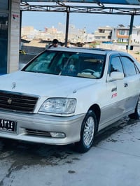 مليكة • ٢٠٠٢ • أصفر