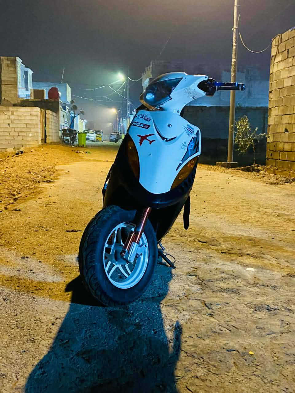 ماكس عدلة مال رمبة دراجة راقية كفرات سوادات مكينة ختم واحد بلادي اي قطعة تجاري مابيها عدا الكابريتر اصلية شلعة ومعدل بيها تزويد اصلي 
شيال ار جي اس 
صالنصة اف ام 
قطرة دهن 
ويل كب نجمة ابيض اصلي
دبل رياضي برتقالي 
نكرة سلف نكرة هندر دراجة ممفتوحة بلادية فقط ولفات انطيك بيها ضمان وكفالة عنواني بعقوبة موجود خاص سعرها 600 وبيها مجال قليل حك الجية


**إذا كنت صاحب هذا الإعلان وتريد حذفه لأي سبب، رجاءا أرسل رسالة إلى الدعم الفني**