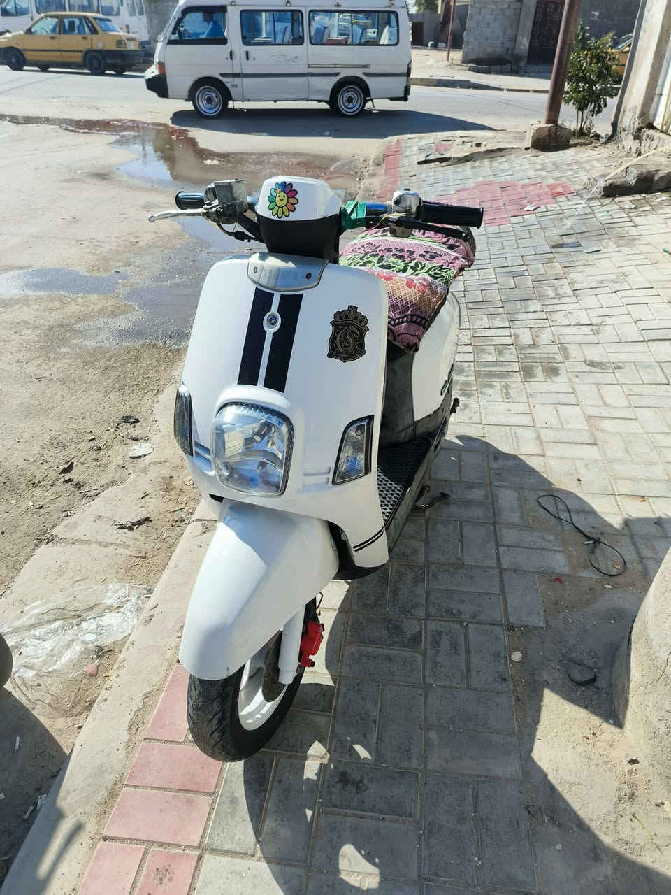 دراجه للبيع دراجه بلاديه برغي مامفتوح بيه ختم واحد شلعه مشي السعر900 وبيه مجال
للستفسار خاص او تصل ***********
