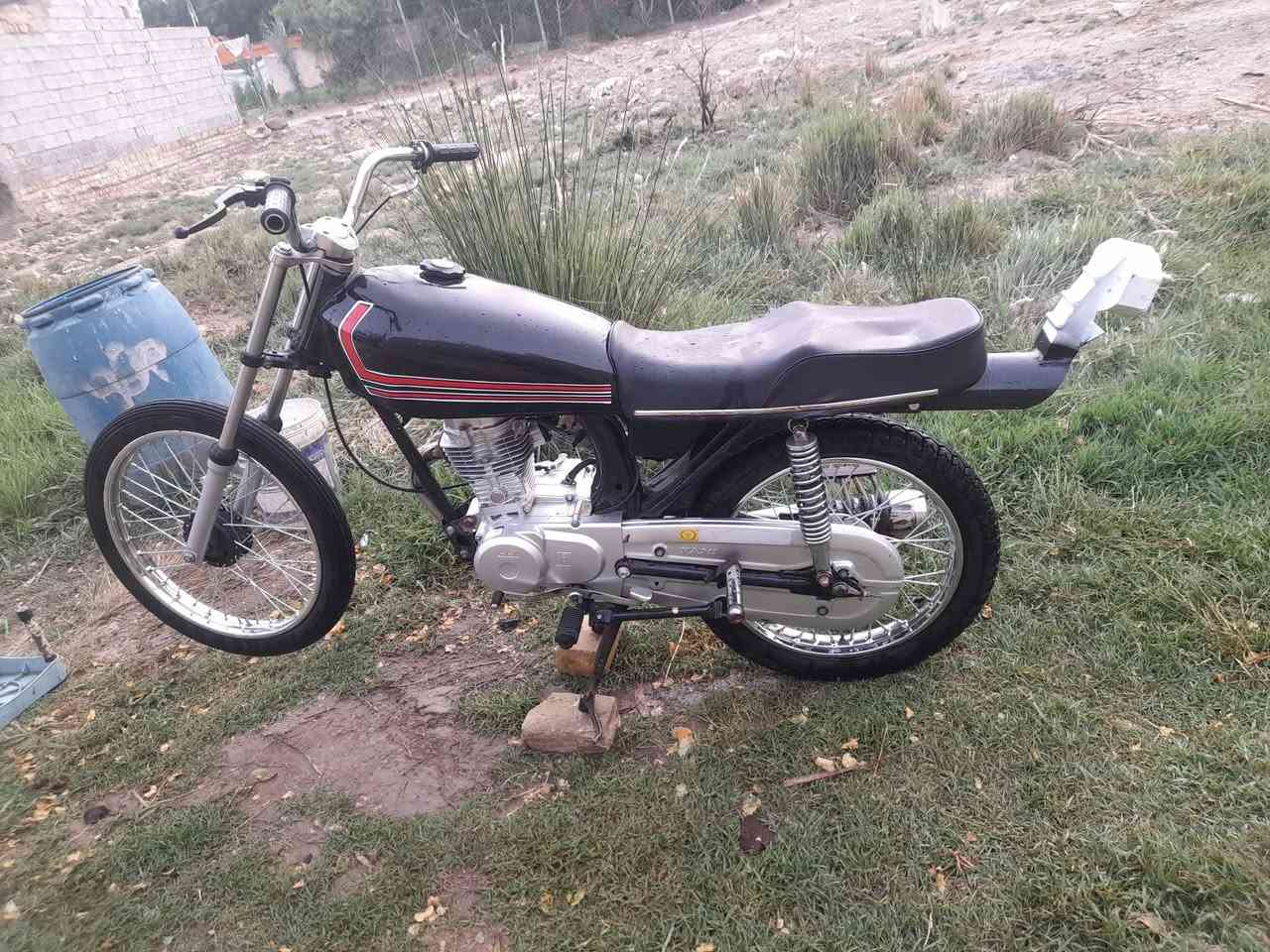 السلام عليڪم دراجه اللبيع نامه شلامجه تعمير 25  ڪله جديد ڪلك دراجه انضف من صوره السعر 450 وبيه مجال المكان الحمزه الشرقي الشراي يتصل ***********
