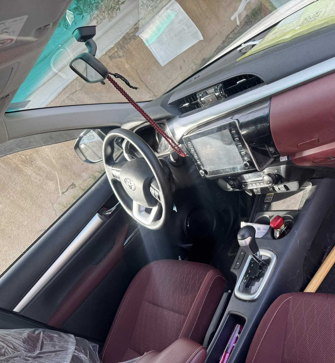 السلام عليكم هايلوكس 2025 ما ماشيه زيرو
السعر 320 بيها مجال ما متوفر ع الفيس اتصل ع الرقم
‭0771 541 3653‬
