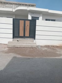 بيت للبيع ٢٠٠م تقاطع النهروان قريه ٨ قريب عن التقاطع ٣٠٠م طابو زراعي س...
