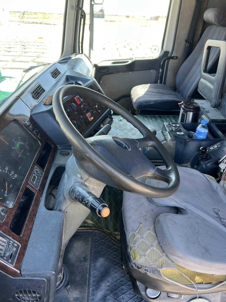 السلام عليكم 
كرين بلوك البيع  ، حجم 43 موديل 2001
الجهاز هياب ليفر حفارا حجم 140 شرط جديد 
رقم نينوى الماني  السعر $325
للاستفسار ***********
***********
